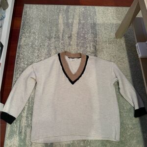 Chic V-Neck Sweater from Stradivarius